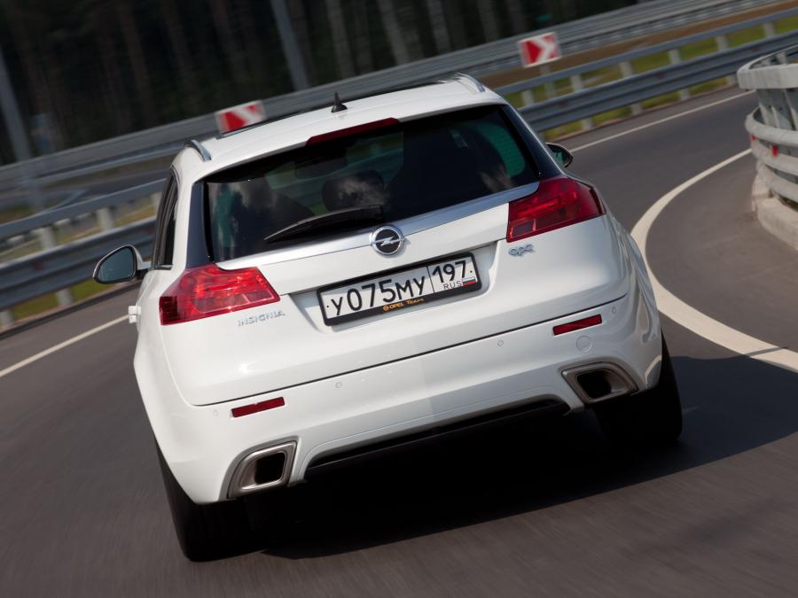  Opel Insignia OPC Sports Tourer 2009 года  (фото 25 из 49)